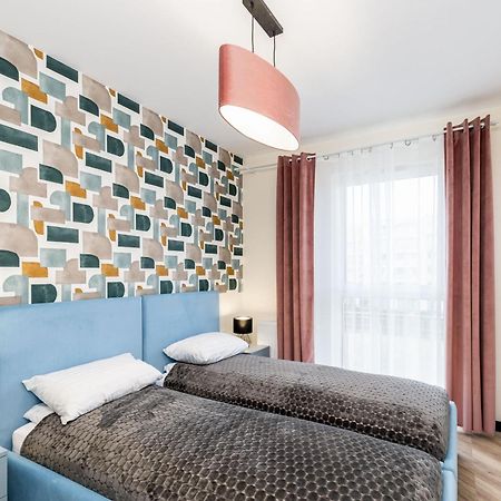 Saska Park Apartments Krasków Εξωτερικό φωτογραφία